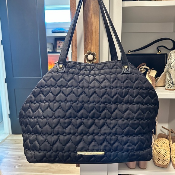 Betsy Johnson Black Heart Quilted Tote Bag - Picture 1 of 11